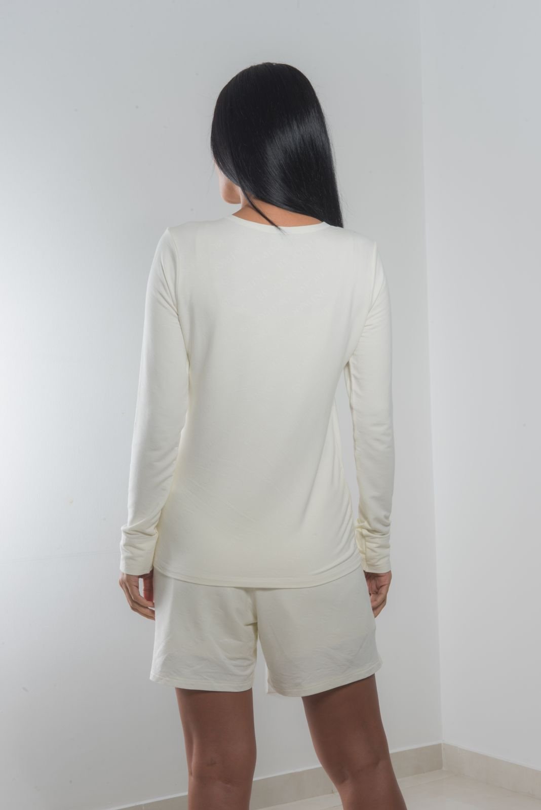 Off White long sleeve tees - Image 4