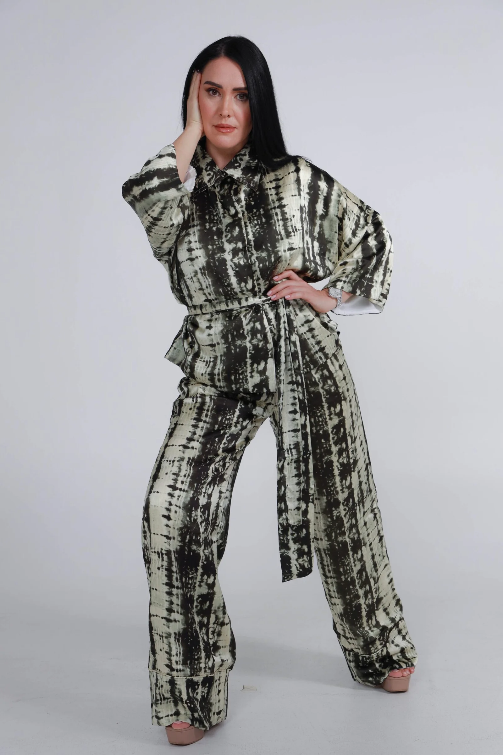 Green Kimono Style Dress – Elegant High-Collar Kimono Suit for Women