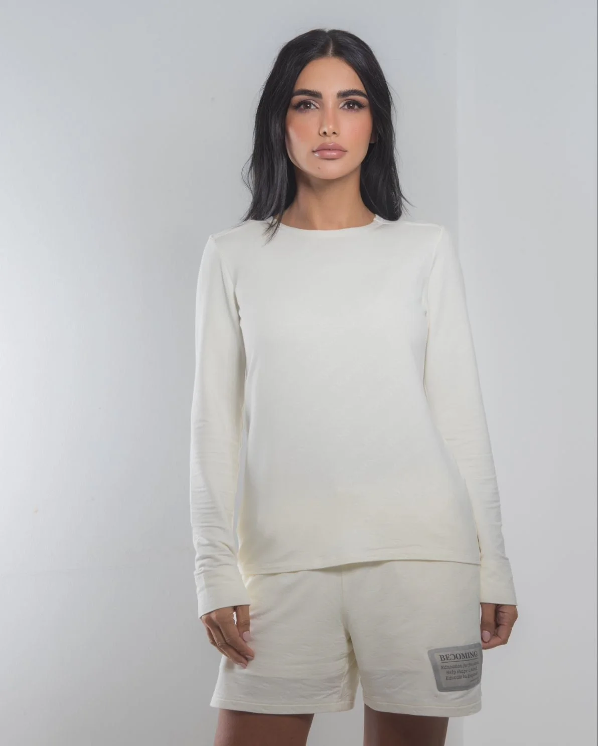 Off White Long Sleeve Tee – Classic Comfort Meets Minimal Streetwear Style